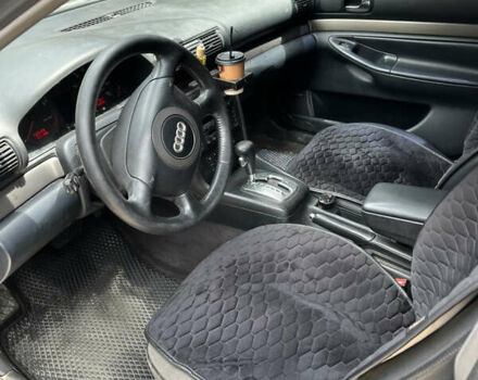 Чорний Ауді А4, об'ємом двигуна 1.8 л та пробігом 362 тис. км за 3750 $, фото 12 на Automoto.ua