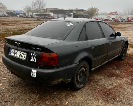 Черный Ауди А4, объемом двигателя 1.9 л и пробегом 300 тыс. км за 1200 $, фото 3 на Automoto.ua