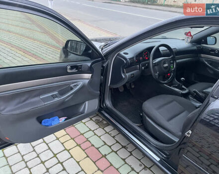 Чорний Ауді А4, об'ємом двигуна 1.6 л та пробігом 378 тис. км за 3200 $, фото 16 на Automoto.ua