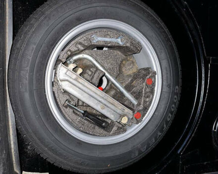 Черный Ауди А4, объемом двигателя 1.6 л и пробегом 206 тыс. км за 3800 $, фото 14 на Automoto.ua