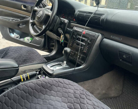 Чорний Ауді А4, об'ємом двигуна 1.8 л та пробігом 362 тис. км за 3750 $, фото 5 на Automoto.ua