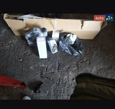 Ауді А4 2001 у Хмельницькому на Automoto.ua Чорний Ауді А4, об'ємом двигуна 2.5 л та пробігом 305 тис. км за 4700 $, фото 27 на Automoto.ua