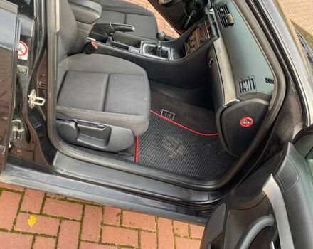 Ауді А4 2001 у Хмельницькому на Automoto.ua Чорний Ауді А4, об'ємом двигуна 2.5 л та пробігом 305 тис. км за 4700 $, фото 18 на Automoto.ua