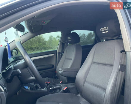Чорний Ауді А4, об'ємом двигуна 1.98 л та пробігом 250 тис. км за 5399 $, фото 9 на Automoto.ua