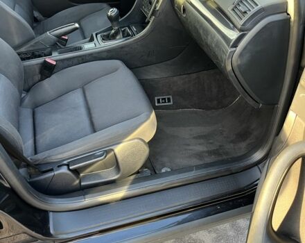 Чорний Ауді А4, об'ємом двигуна 1.6 л та пробігом 216 тис. км за 5000 $, фото 11 на Automoto.ua