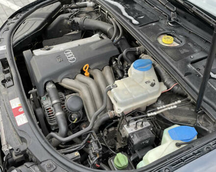 Чорний Ауді А4, об'ємом двигуна 1.6 л та пробігом 230 тис. км за 5200 $, фото 21 на Automoto.ua