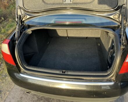 Чорний Ауді А4, об'ємом двигуна 1.6 л та пробігом 216 тис. км за 5000 $, фото 7 на Automoto.ua