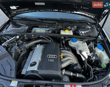 Черный Ауди А4, объемом двигателя 1.6 л и пробегом 190 тыс. км за 5800 $, фото 4 на Automoto.ua