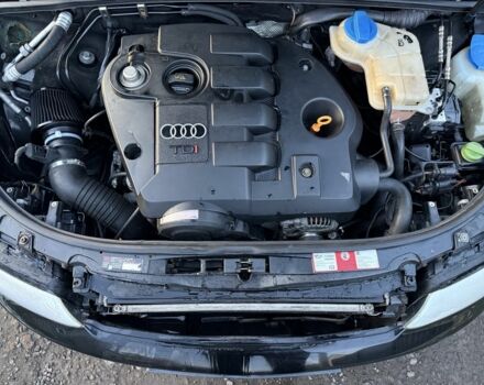 Черный Ауди А4, объемом двигателя 1.9 л и пробегом 300 тыс. км за 2350 $, фото 4 на Automoto.ua