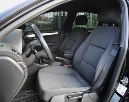 Черный Ауди А4, объемом двигателя 2 л и пробегом 280 тыс. км за 6500 $, фото 6 на Automoto.ua