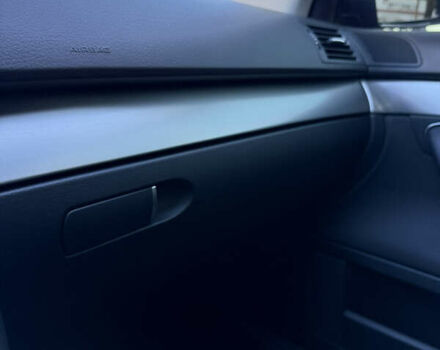 Черный Ауди А4, объемом двигателя 2 л и пробегом 173 тыс. км за 9000 $, фото 16 на Automoto.ua