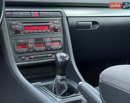 Чорний Ауді А4, об'ємом двигуна 2 л та пробігом 263 тис. км за 7650 $, фото 41 на Automoto.ua