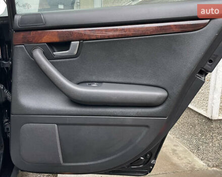 Черный Ауди А4, объемом двигателя 2.5 л и пробегом 300 тыс. км за 6000 $, фото 7 на Automoto.ua