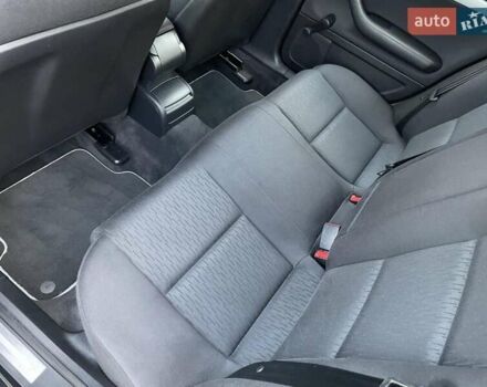 Чорний Ауді А4, об'ємом двигуна 2 л та пробігом 263 тис. км за 7650 $, фото 67 на Automoto.ua