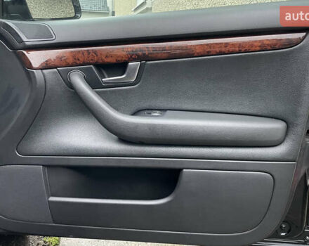 Черный Ауди А4, объемом двигателя 2.5 л и пробегом 300 тыс. км за 6000 $, фото 8 на Automoto.ua