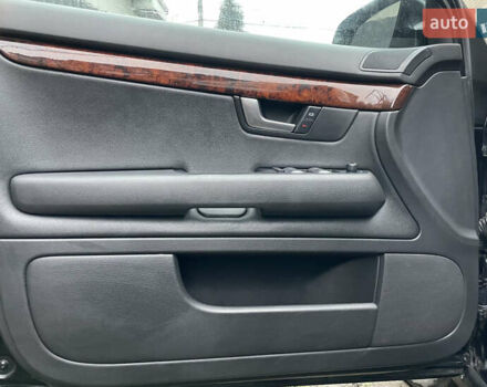 Черный Ауди А4, объемом двигателя 2.5 л и пробегом 300 тыс. км за 6000 $, фото 5 на Automoto.ua