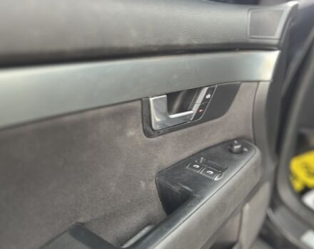 Черный Ауди А4, объемом двигателя 2 л и пробегом 251 тыс. км за 7200 $, фото 9 на Automoto.ua