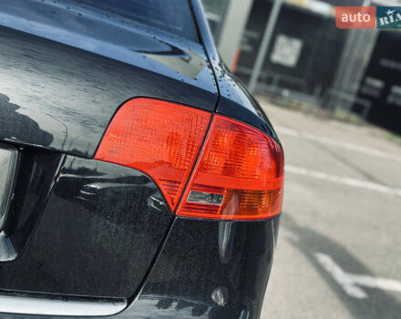Ауді А4 2006 у Кременчуге на Automoto.ua Чорний Ауді А4, об'ємом двигуна 2.5 л та пробігом 226 тис. км за 7999 $, фото 5 на Automoto.ua