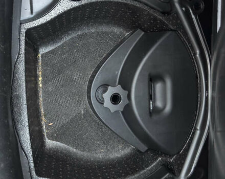 Ауді А4 2006 у Вінниці на Automoto.ua Чорний Ауді А4, об'ємом двигуна 2 л та пробігом 152 тис. км за 8499 $, фото 15 на Automoto.ua