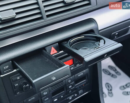 Ауді А4 2006 у Кременчуге на Automoto.ua Чорний Ауді А4, об'ємом двигуна 2.5 л та пробігом 226 тис. км за 7999 $, фото 40 на Automoto.ua