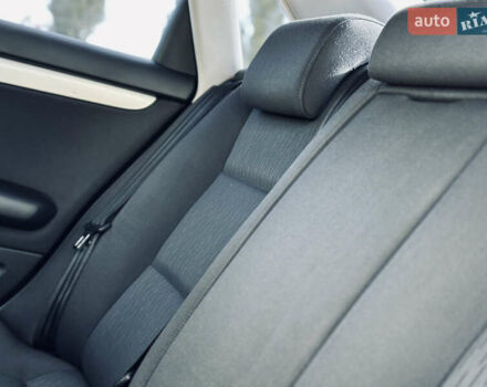 Ауді А4 2006 у Кременчуге на Automoto.ua Чорний Ауді А4, об'ємом двигуна 2.5 л та пробігом 226 тис. км за 7999 $, фото 14 на Automoto.ua