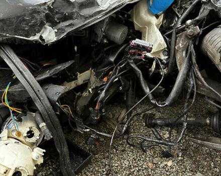 Чорний Ауді А4, об'ємом двигуна 2 л та пробігом 254 тис. км за 3000 $, фото 7 на Automoto.ua