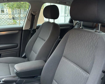 Ауді А4 2006 у Вінниці на Automoto.ua Чорний Ауді А4, об'ємом двигуна 2 л та пробігом 152 тис. км за 8499 $, фото 25 на Automoto.ua