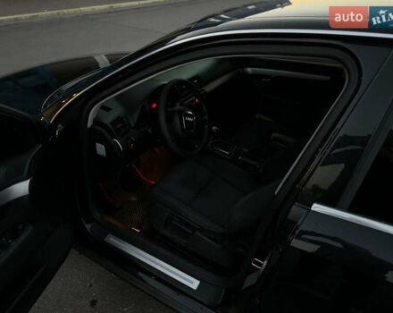 Черный Ауди А4, объемом двигателя 1.6 л и пробегом 225 тыс. км за 7800 $, фото 5 на Automoto.ua