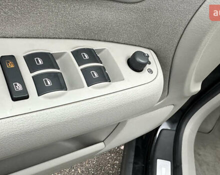 Чорний Ауді А4, об'ємом двигуна 1.6 л та пробігом 131 тис. км за 7450 $, фото 18 на Automoto.ua