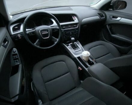 Чорний Ауді А4, об'ємом двигуна 2 л та пробігом 283 тис. км за 7400 $, фото 7 на Automoto.ua