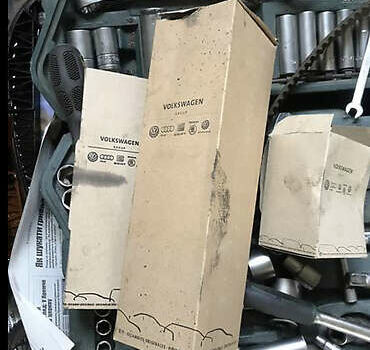 Чорний Ауді А4, об'ємом двигуна 2 л та пробігом 265 тис. км за 9400 $, фото 12 на Automoto.ua