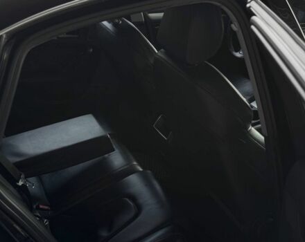 Чорний Ауді А4, об'ємом двигуна 1.8 л та пробігом 284 тис. км за 9200 $, фото 17 на Automoto.ua