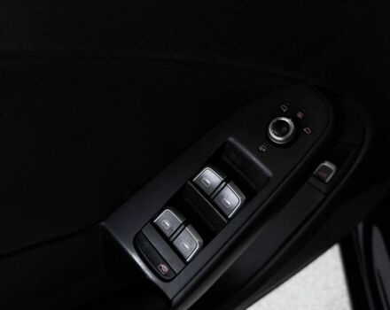 Чорний Ауді А4, об'ємом двигуна 1.8 л та пробігом 284 тис. км за 9200 $, фото 20 на Automoto.ua