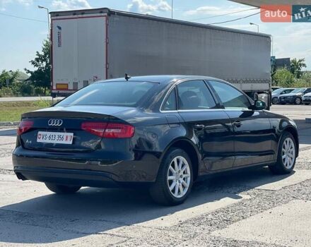Ауді А4 2012 у Ужгороді на Automoto.ua Чорний Ауді А4, об'ємом двигуна 1.97 л та пробігом 307 тис. км за 12400 $, фото 7 на Automoto.ua
