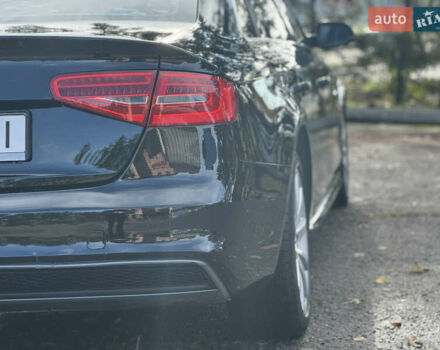 Ауді А4 2013 у Харкові на Automoto.ua Чорний Ауді А4, об'ємом двигуна 1.98 л та пробігом 230 тис. км за 10999 $, фото 8 на Automoto.ua