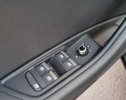 Черный Ауди А4, объемом двигателя 2 л и пробегом 80 тыс. км за 18800 $, фото 5 на Automoto.ua