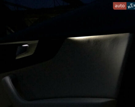 Чорний Ауді А4, об'ємом двигуна 2 л та пробігом 153 тис. км за 15900 $, фото 56 на Automoto.ua