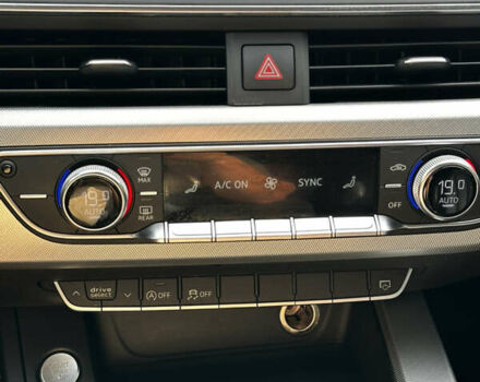 Чорний Ауді А4, об'ємом двигуна 2 л та пробігом 195 тис. км за 13900 $, фото 11 на Automoto.ua