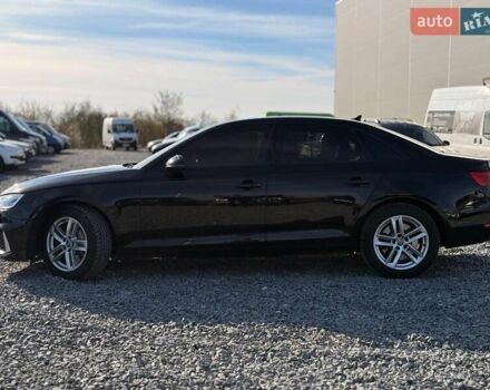 Чорний Ауді А4, об'ємом двигуна 2 л та пробігом 179 тис. км за 16790 $, фото 4 на Automoto.ua