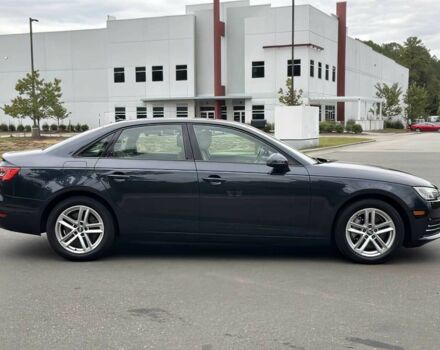 Черный Ауди А4, объемом двигателя 2 л и пробегом 55 тыс. км за 6000 $, фото 6 на Automoto.ua