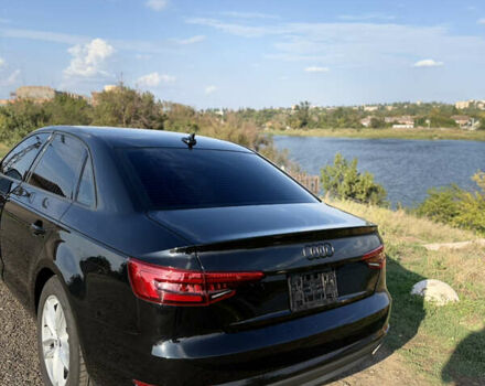 Ауді А4 2017 у Кривому Розі на Automoto.ua Чорний Ауді А4, об'ємом двигуна 1.98 л та пробігом 286 тис. км за 18500 $, фото 16 на Automoto.ua