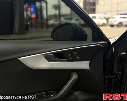 Черный Ауди А4, объемом двигателя 2 л и пробегом 180 тыс. км за 17900 $, фото 5 на Automoto.ua