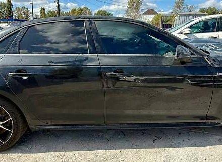 Чорний Ауді А4, об'ємом двигуна 1.98 л та пробігом 142 тис. км за 11800 $, фото 10 на Automoto.ua