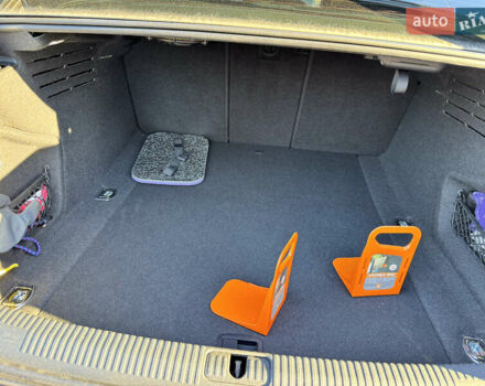 Черный Ауди А4, объемом двигателя 1.98 л и пробегом 64 тыс. км за 26000 $, фото 11 на Automoto.ua