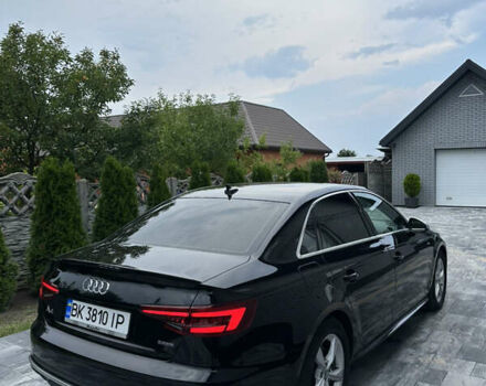 Черный Ауди А4, объемом двигателя 1.98 л и пробегом 128 тыс. км за 20000 $, фото 4 на Automoto.ua