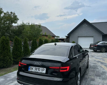 Черный Ауди А4, объемом двигателя 1.98 л и пробегом 128 тыс. км за 20000 $, фото 5 на Automoto.ua