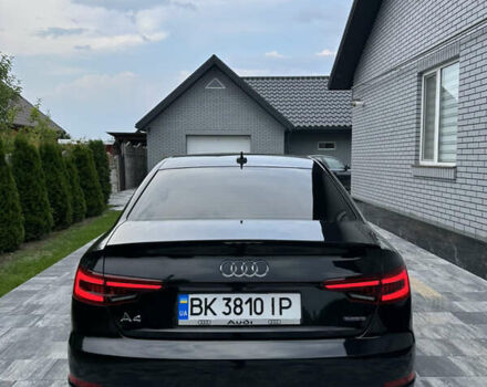 Черный Ауди А4, объемом двигателя 1.98 л и пробегом 128 тыс. км за 20000 $, фото 7 на Automoto.ua