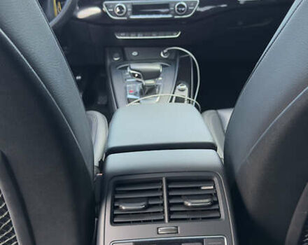 Черный Ауди А4, объемом двигателя 1.98 л и пробегом 77 тыс. км за 28000 $, фото 5 на Automoto.ua