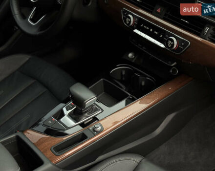 Чорний Ауді А4, об'ємом двигуна 2 л та пробігом 55 тис. км за 23800 $, фото 78 на Automoto.ua