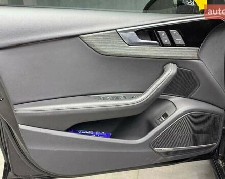 Черный Ауди А4, объемом двигателя 1.98 л и пробегом 27 тыс. км за 30000 $, фото 6 на Automoto.ua